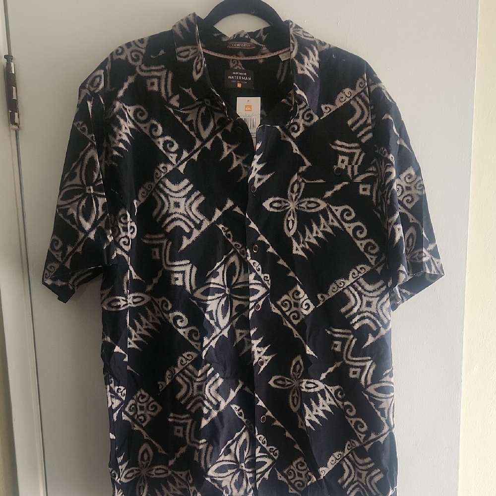 Quiksilver Black and White Casual Button Down Shirt